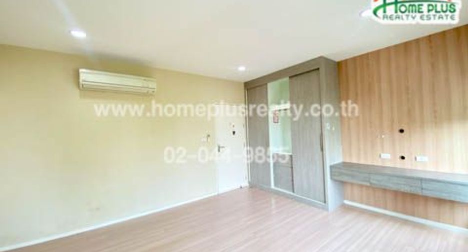 For sale 4 bedrooms townhouse in Bueng Kum, Bangkok