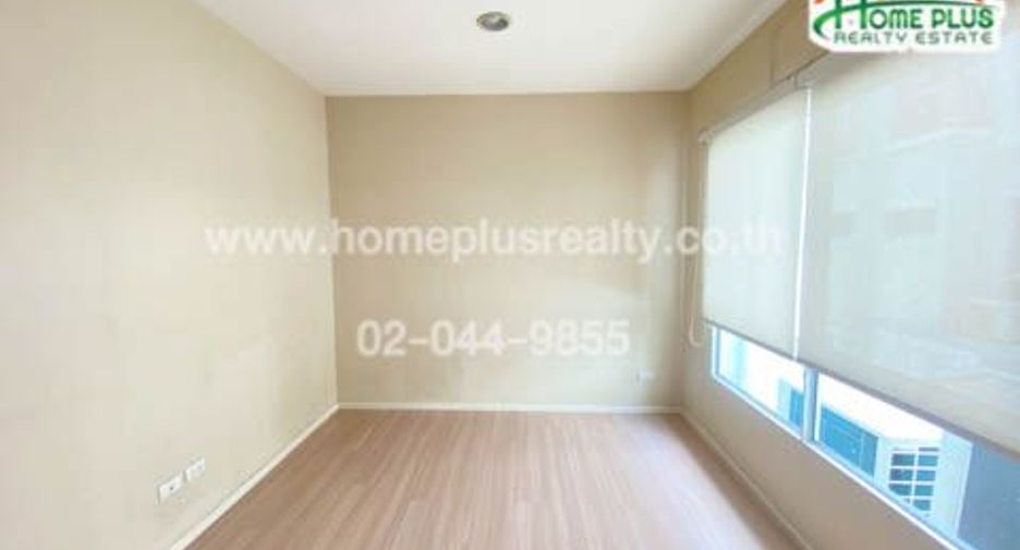 For sale 4 bedrooms townhouse in Bueng Kum, Bangkok