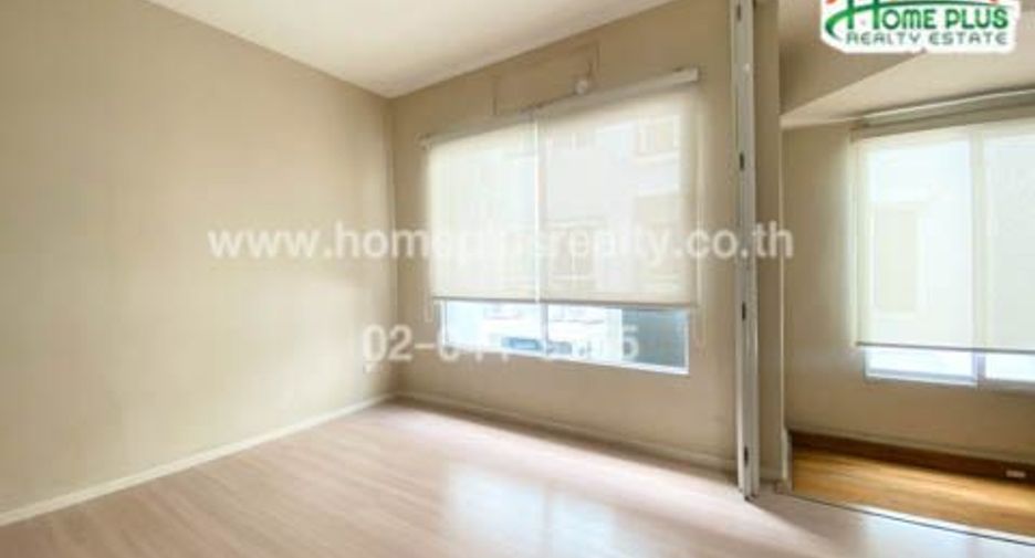 For sale 4 bedrooms townhouse in Bueng Kum, Bangkok