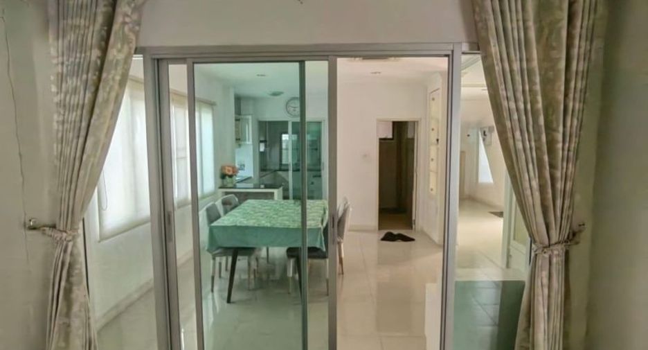 For sale 4 bedrooms house in Mueang Chon Buri, Chonburi