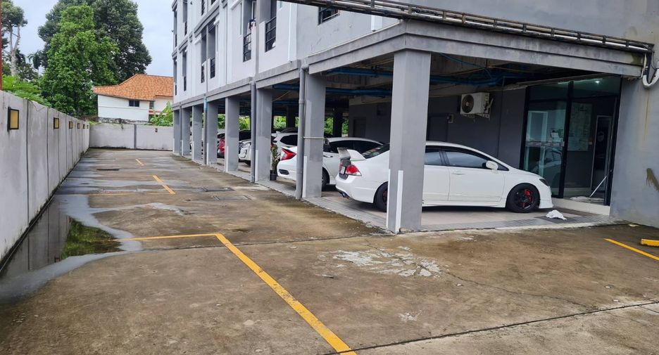 出售 42 卧室 酒店 在 Mueang Rayong, Rayong