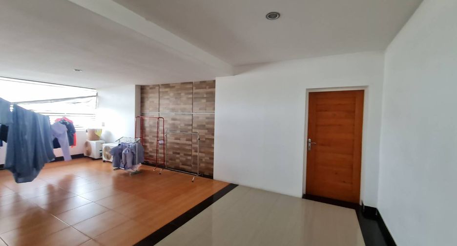 出售 42 卧室 酒店 在 Mueang Rayong, Rayong