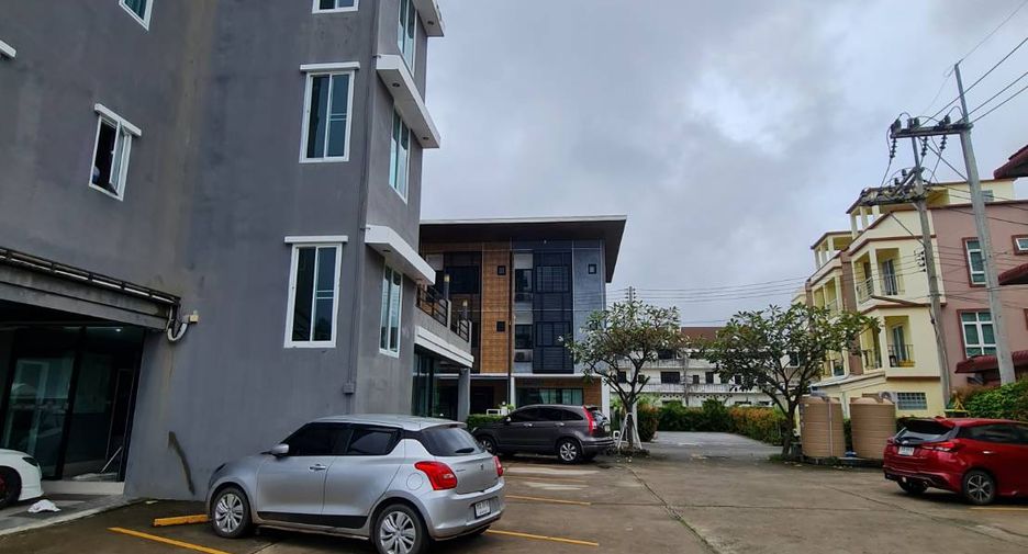 出售 42 卧室 酒店 在 Mueang Rayong, Rayong