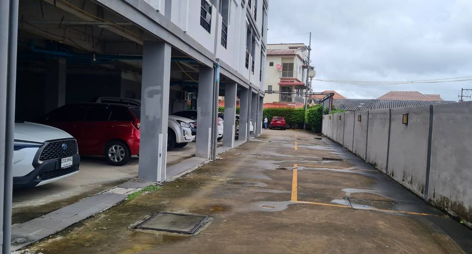 出售 42 卧室 酒店 在 Mueang Rayong, Rayong