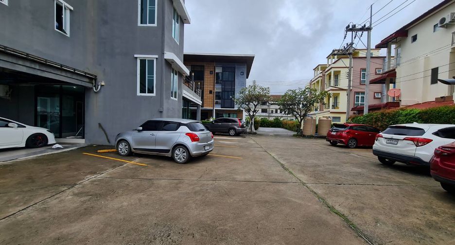 出售 42 卧室 酒店 在 Mueang Rayong, Rayong