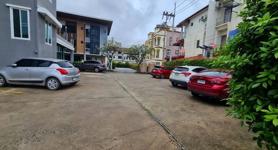 出售 42 卧室 酒店 在 Mueang Rayong, Rayong