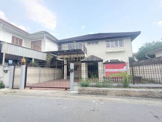 For sale 4 bed house in Huai Khwang, Bangkok