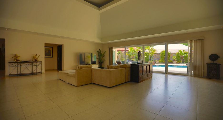 For rent and for sale 5 bedrooms house in East Pattaya, Pattaya