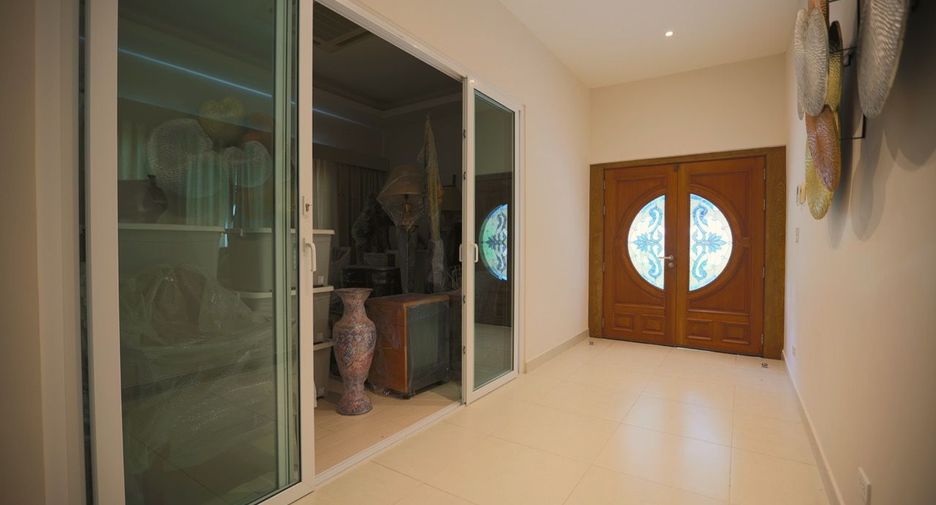 For rent and for sale 5 bedrooms house in East Pattaya, Pattaya