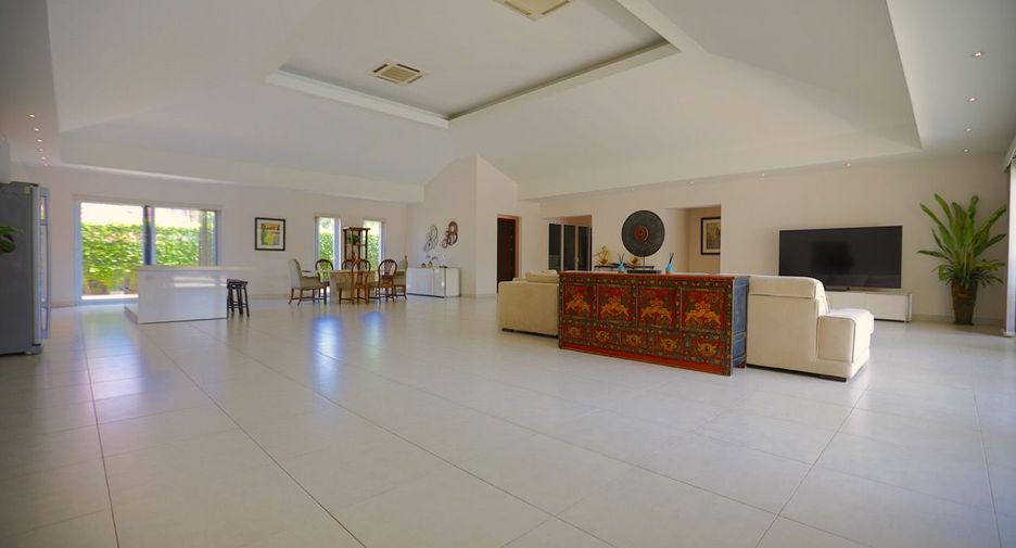 For rent and for sale 5 bedrooms house in East Pattaya, Pattaya