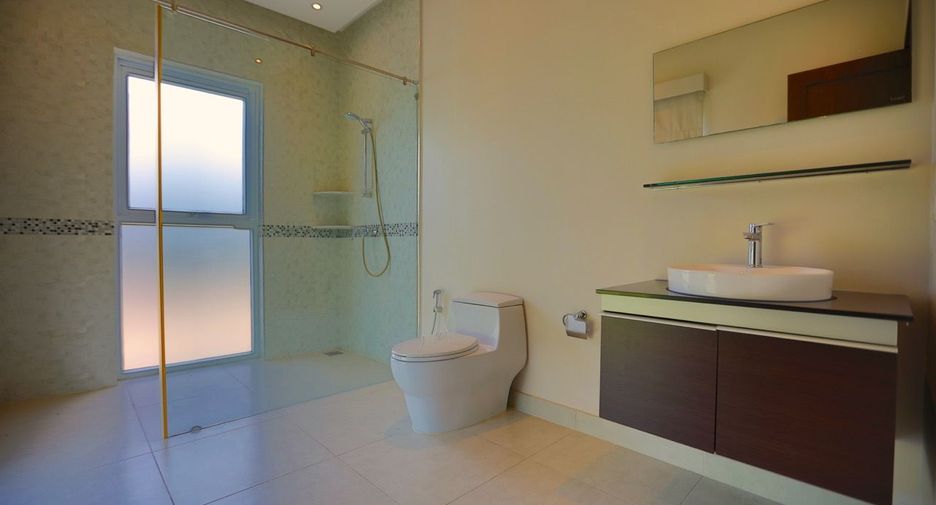 For rent and for sale 5 bedrooms house in East Pattaya, Pattaya
