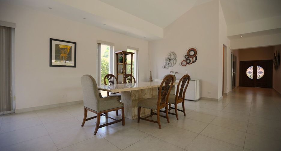 For rent and for sale 5 bedrooms house in East Pattaya, Pattaya