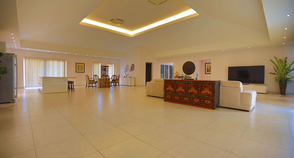 For rent and for sale 5 bedrooms house in East Pattaya, Pattaya
