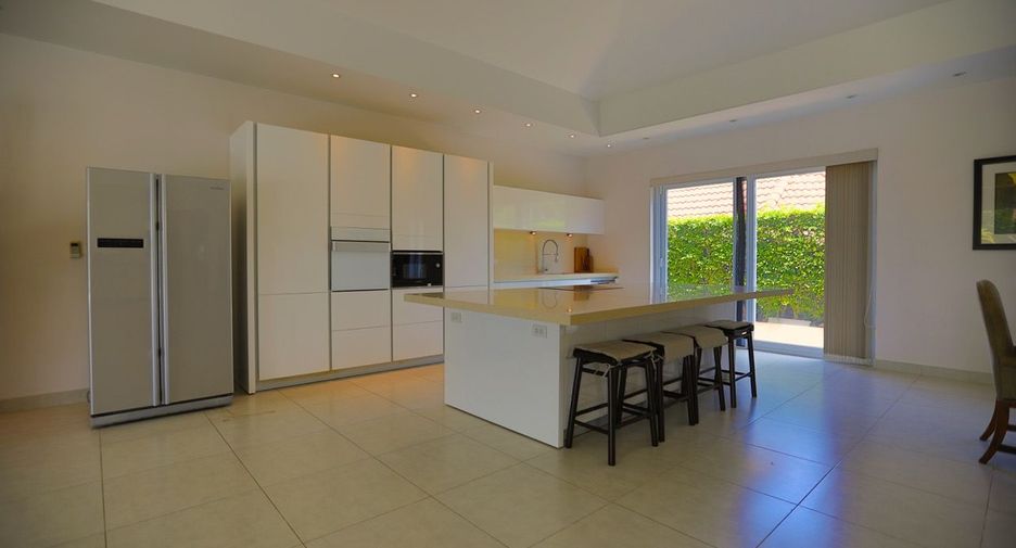 For rent and for sale 5 bedrooms house in East Pattaya, Pattaya