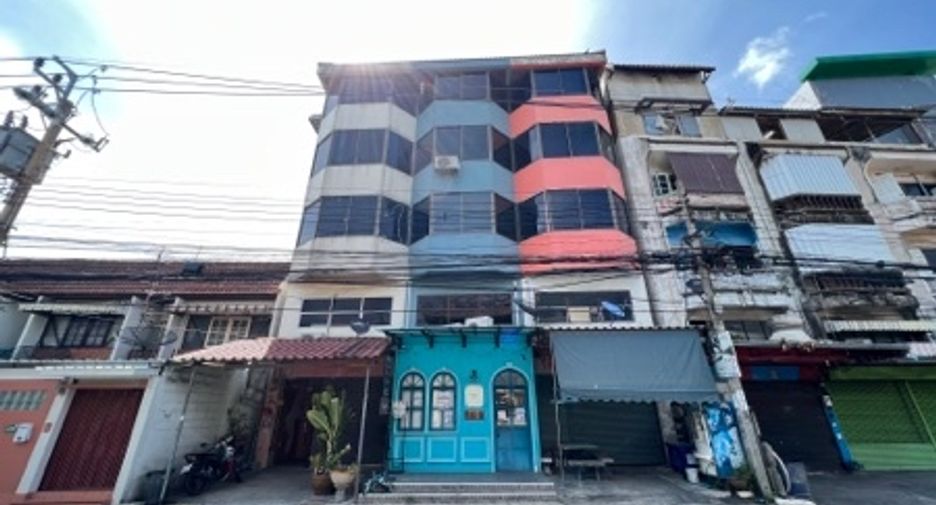 ขาย 5 เตียง พื้นที่ค้าปลีก ใน เมืองนนทบุรี, นนทบุรี