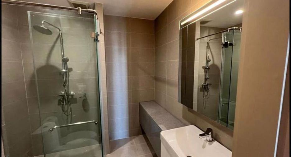 Wohnung zur Miete mit 2 Zimmer in Pathum Wan, Bangkok