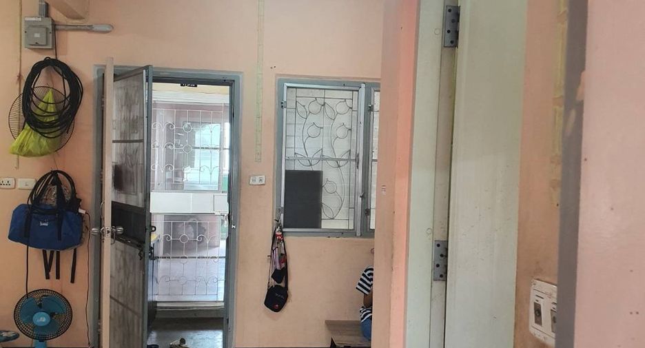 À vendre 1 chambre appartement à Khlong Sam Wa, Bangkok
