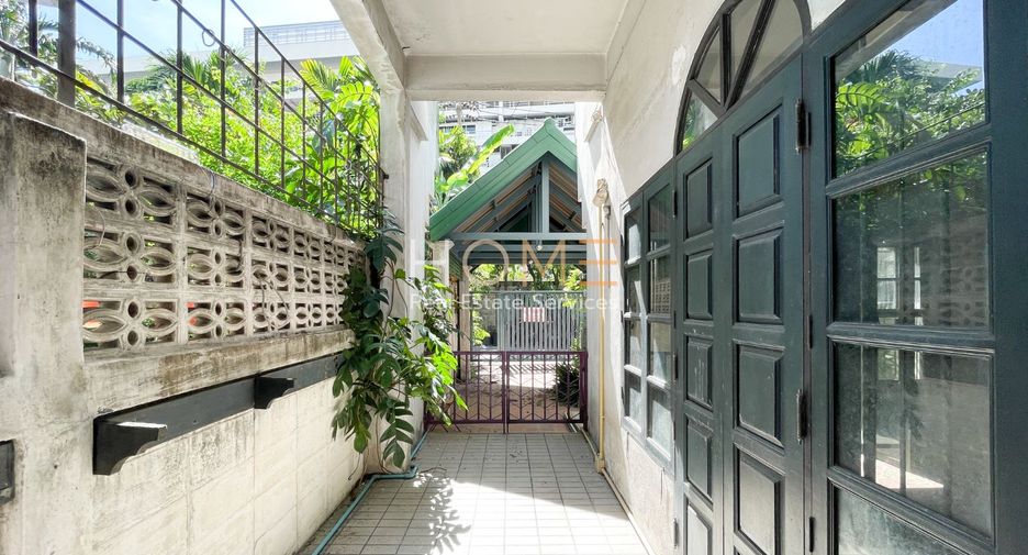 For sale 2 Beds townhouse in Chatuchak, Bangkok