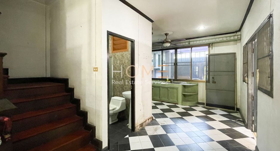 For sale 2 bed townhouse in Chatuchak, Bangkok
