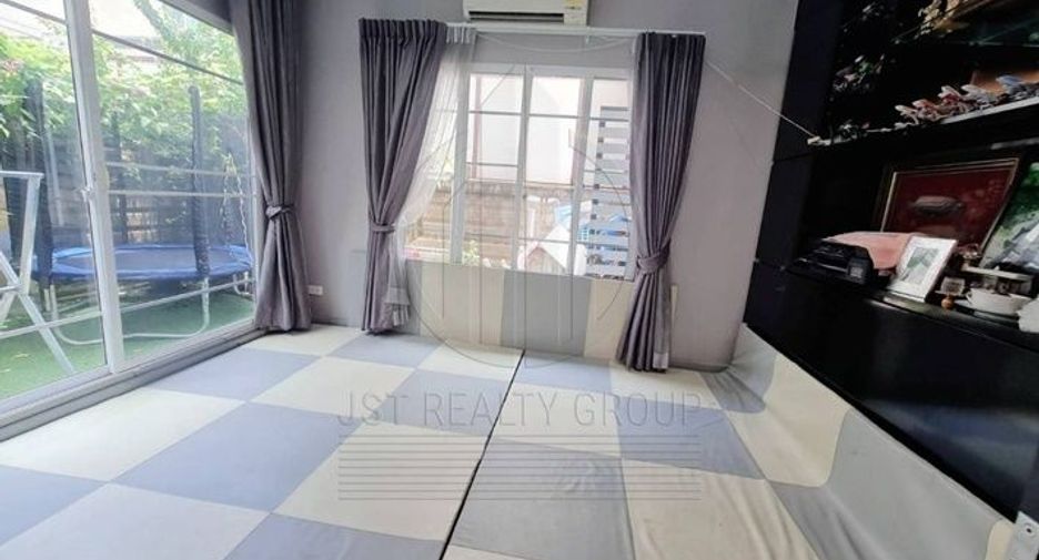 For sale 3 bedrooms house in Suan Luang, Bangkok