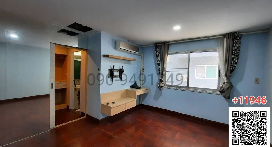 For rent 5 bedrooms townhouse in Suan Luang, Bangkok