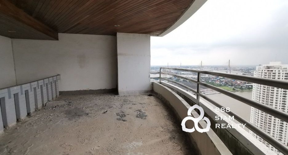 For sale 4 bedrooms condo in Yan Nawa, Bangkok