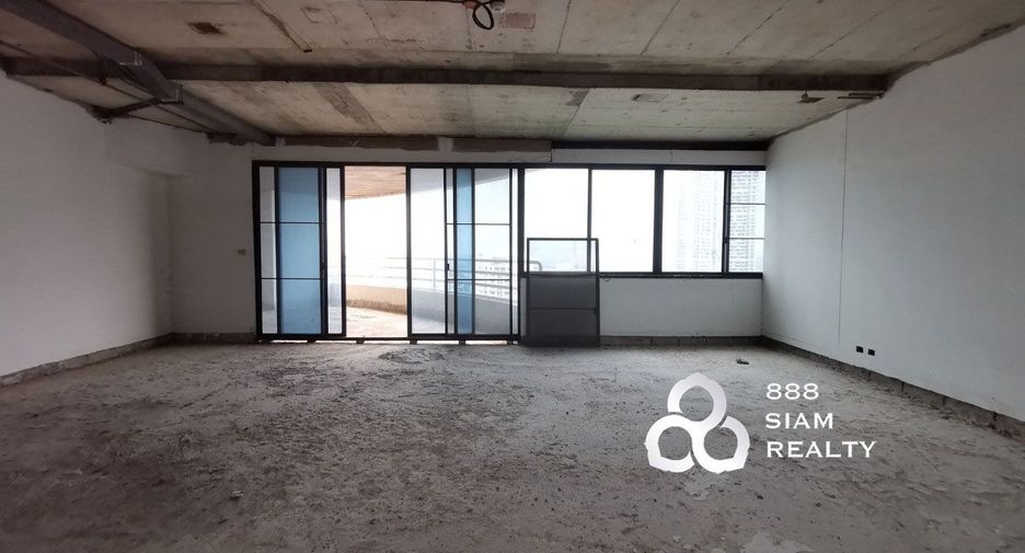For sale 4 bedrooms condo in Yan Nawa, Bangkok