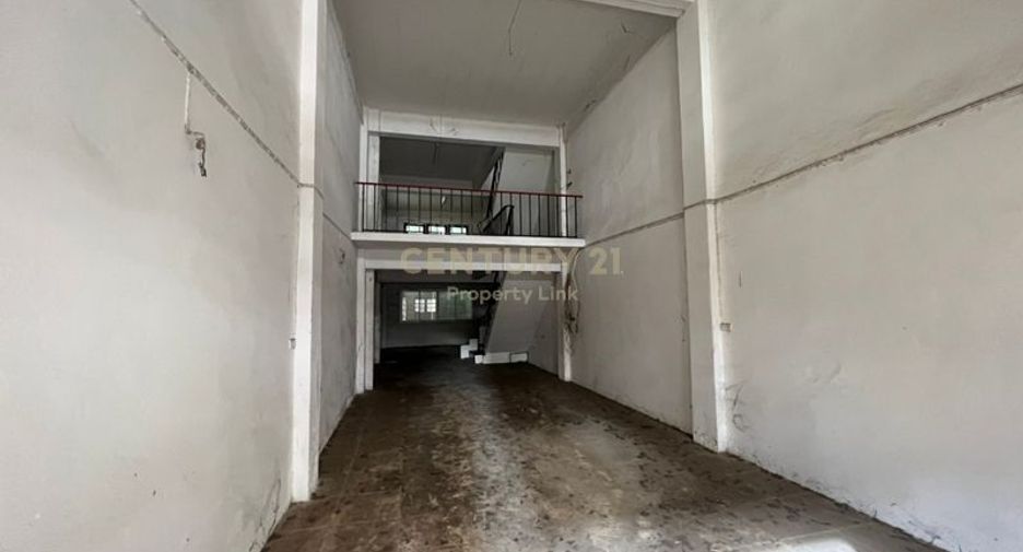 For rent and for sale studio townhouse in Chom Thong, Bangkok
