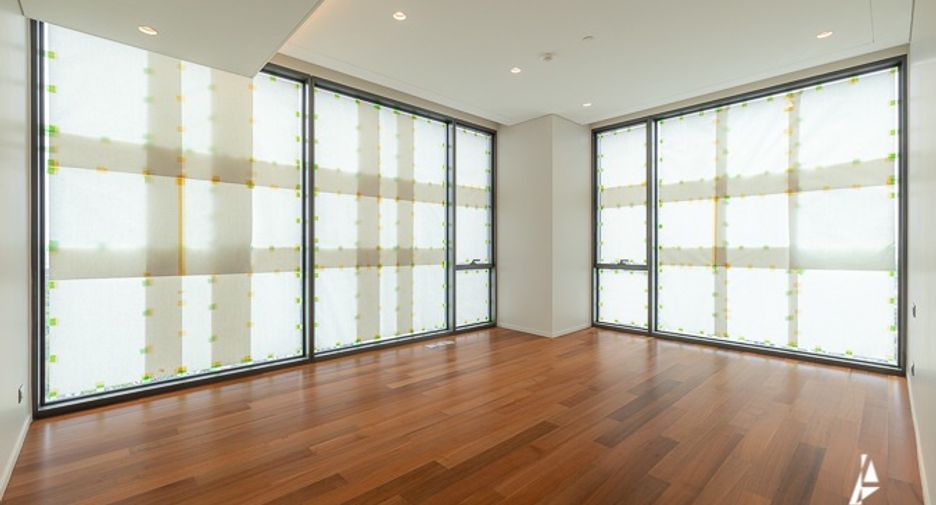 For sale 3 bedrooms condo in Pathum Wan, Bangkok