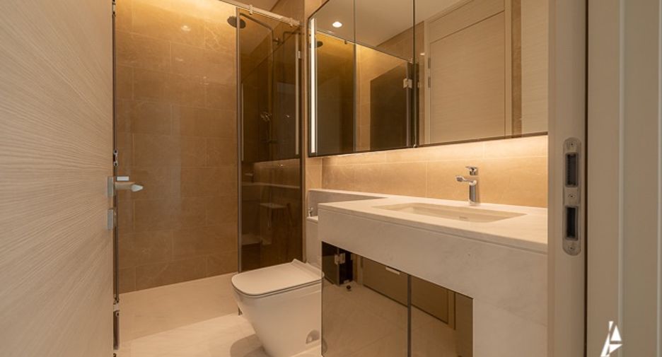 For sale 3 bedrooms condo in Pathum Wan, Bangkok