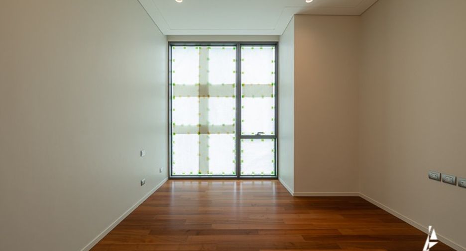 For sale 3 bedrooms condo in Pathum Wan, Bangkok