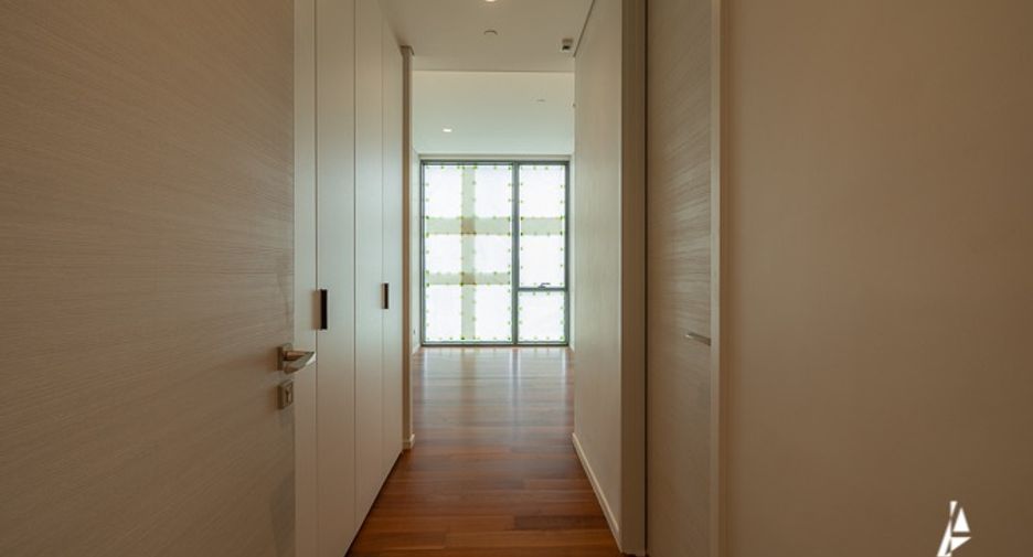 For sale 3 bedrooms condo in Pathum Wan, Bangkok