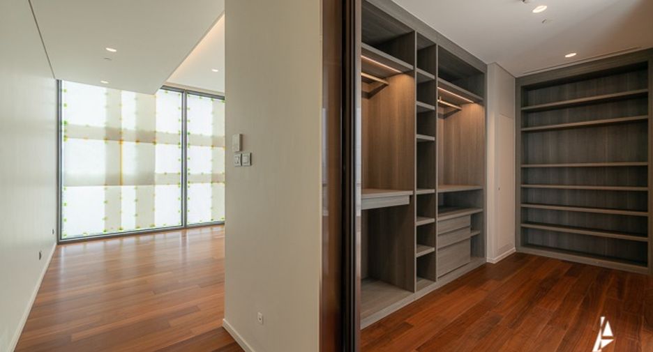 For sale 3 bedrooms condo in Pathum Wan, Bangkok