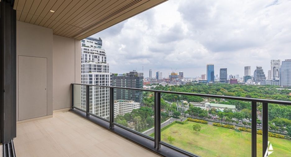 For sale 3 bedrooms condo in Pathum Wan, Bangkok