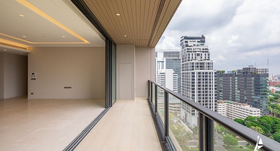 For sale 3 bedrooms condo in Pathum Wan, Bangkok