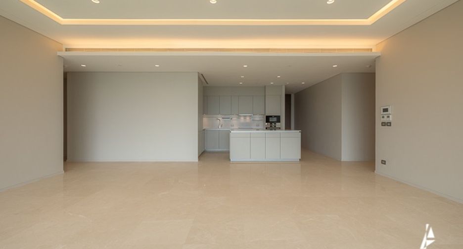 For sale 3 bedrooms condo in Pathum Wan, Bangkok