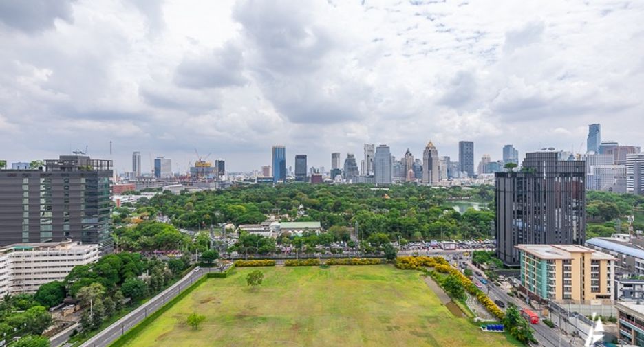 For sale 3 bedrooms condo in Pathum Wan, Bangkok