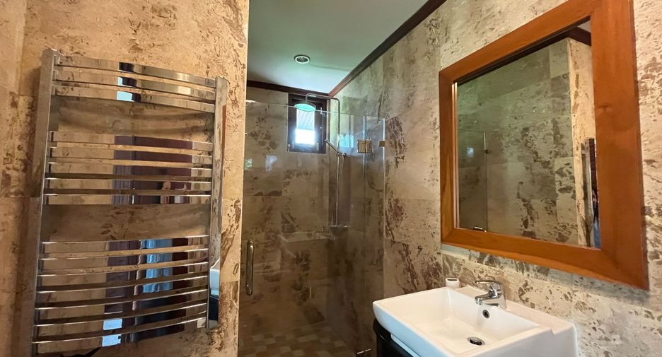 For sale 3 bed villa in Nuea Khlong, Krabi
