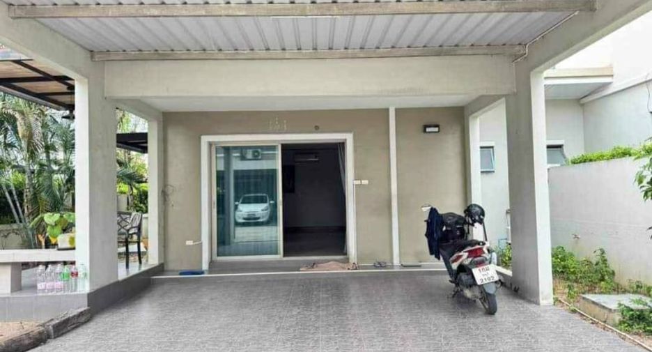 For sale 3 bedrooms house in Si Racha, Chonburi