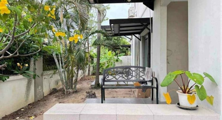 For sale 3 bedrooms house in Si Racha, Chonburi