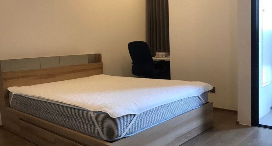 Wohnung zur Miete mit 1 Zimmer in Bang Rak, Bangkok