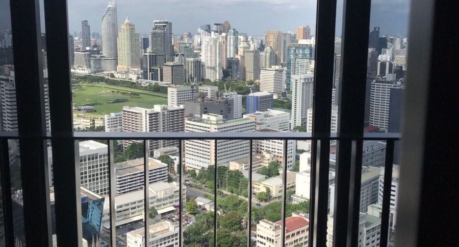 Wohnung zur Miete mit 1 Zimmer in Bang Rak, Bangkok