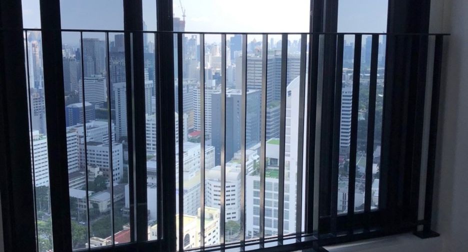 Wohnung zur Miete mit 1 Zimmer in Bang Rak, Bangkok