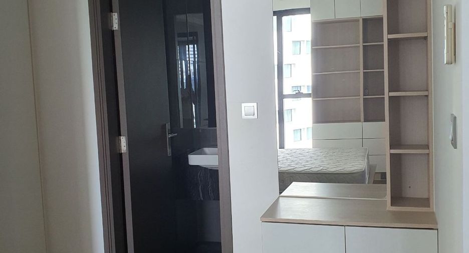 Wohnung zur Miete mit 1 Zimmer in Bang Rak, Bangkok