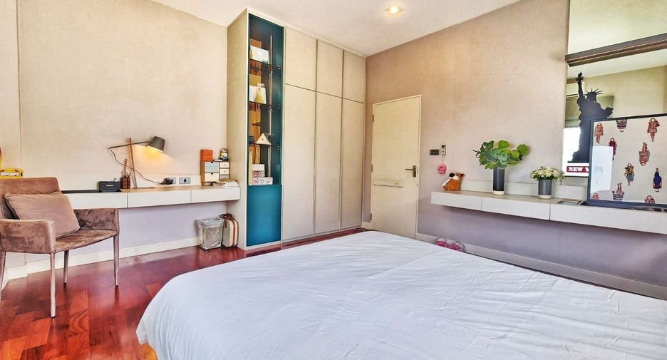 For sale 4 bedrooms house in Pak Kret, Nonthaburi