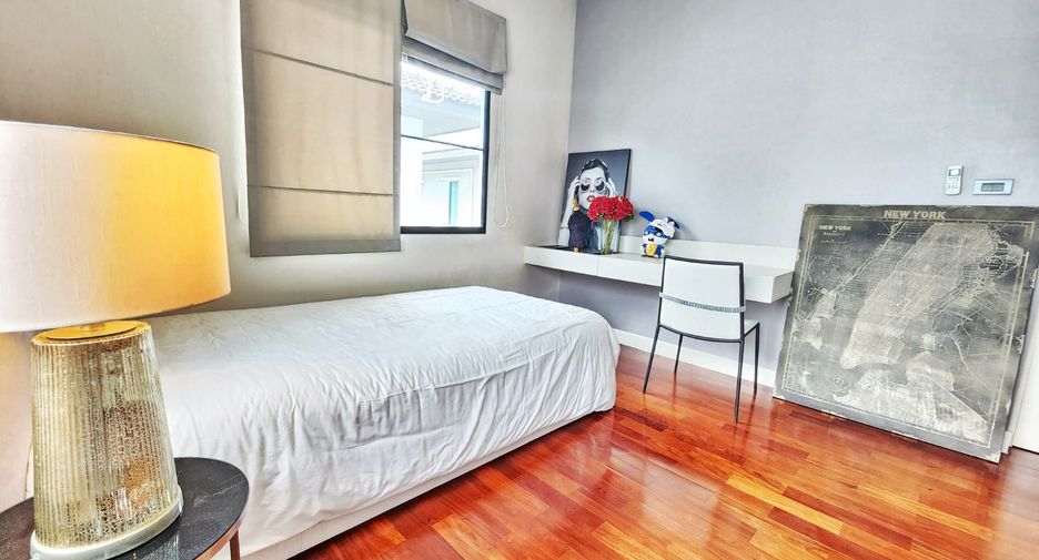 For sale 4 bedrooms house in Pak Kret, Nonthaburi