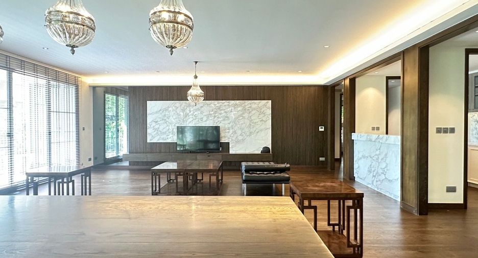 For rent 3 bedrooms condo in Yan Nawa, Bangkok
