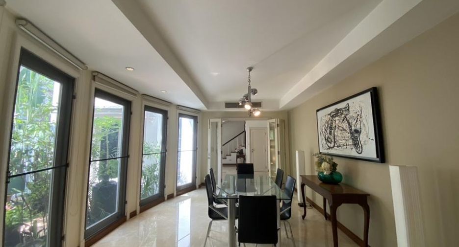 For rent 3 ベッドルーム house in Yan Nawa, Bangkok