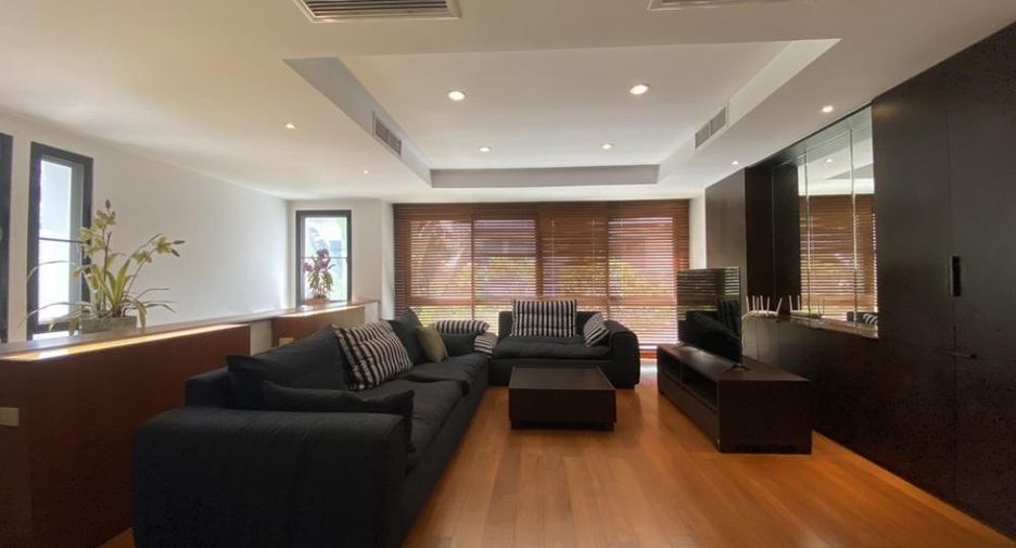 For rent 3 ベッドルーム house in Yan Nawa, Bangkok