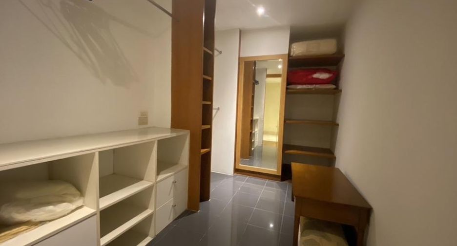 For rent 3 ベッドルーム house in Yan Nawa, Bangkok